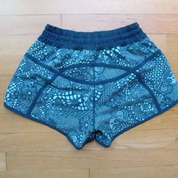 LULULEMON Tracker Shorts IV Pretty Lace Bali Breeze Alberta Lake Run Gym Lift 4 - Picture 2 of 10